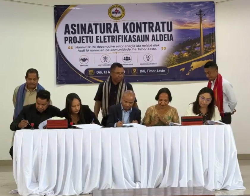 51 Perusahaan Nasional Resmi Teken Kontrak Proyek Listrik