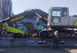 Ekskavator Utama Tiba di Pelabuhan Dili, Pembukaan Jalan Antar‑Desa Siap Bergulir